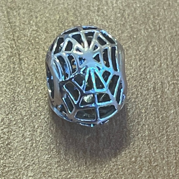 Authentic Pandora Marvel Spider-Man Mask Charm - Picture 4 of 5